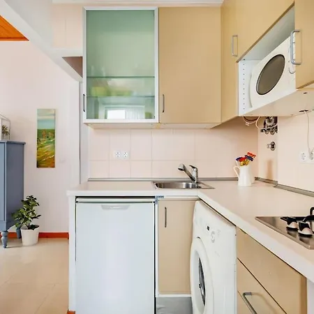 아파트 Chiado 1br Flat - Lisbon's Downtown *