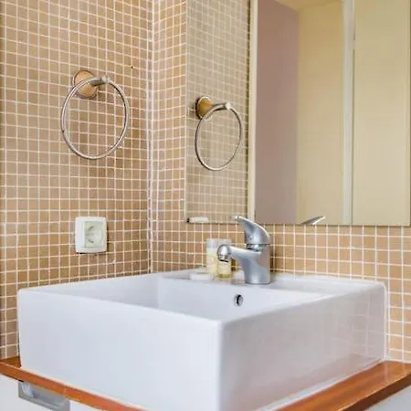 Chiado 1br Flat - Lisbon's Downtown 아파트