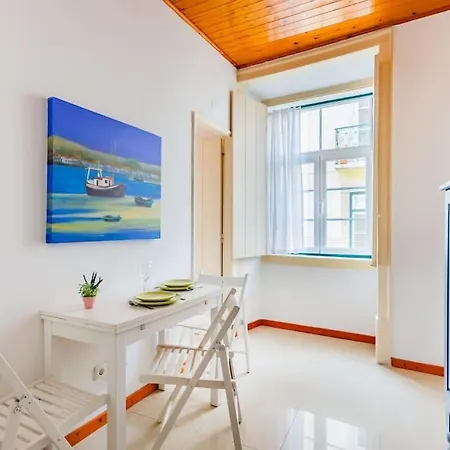 Chiado 1br Flat - Lisbon's Downtown 아파트 *