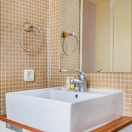 1br - Downtown Chiado Апартаменти *